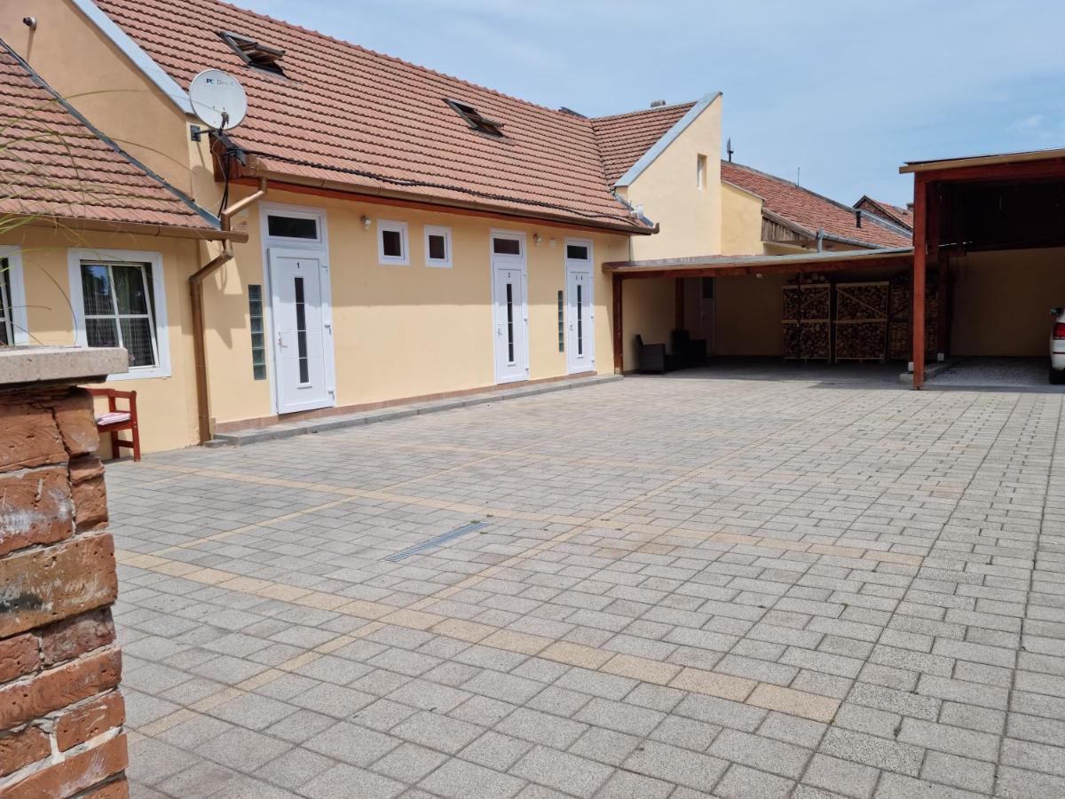 Apartment Belvarosi Pihenohaz *